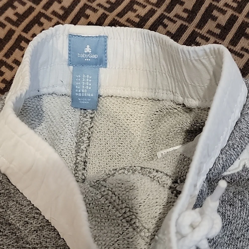 Gap Baby frenchterry Jogger grey and white G 3 - 6 months excellent condition